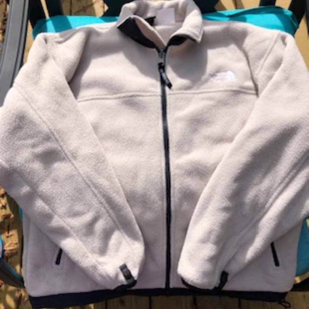 *SOLD OFFLINE* North Face Fleece Jacket
